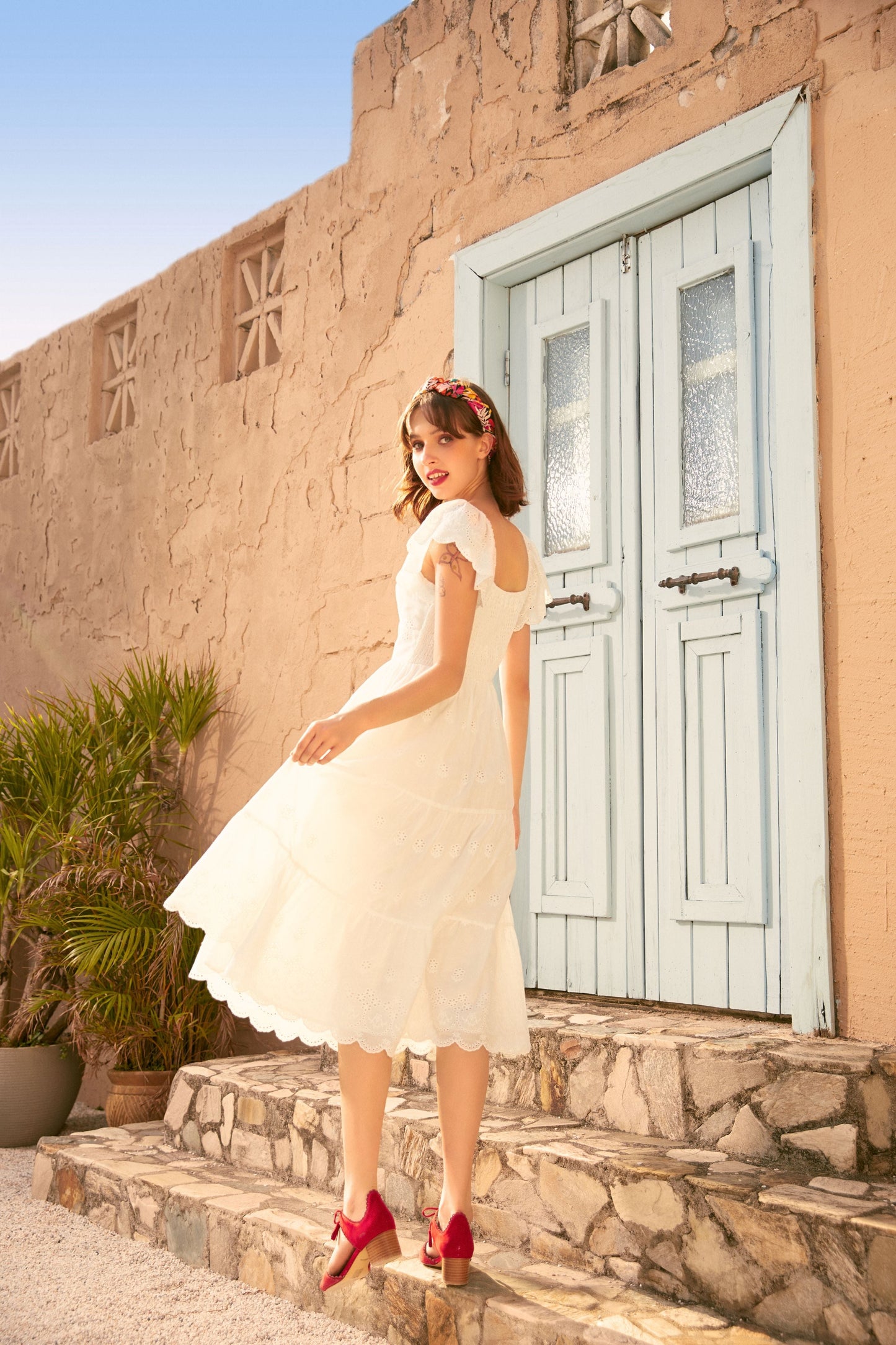 Sweetheart Soir¨¦e Twist-Front Midi Dress